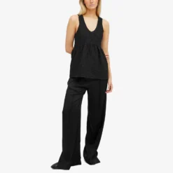 Jil Sander Sleeveless U-Neck Top -Deals Snazzy Mode Store 04 01 2024 JC J02NC0202 J20138 001 m9 1