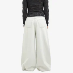 MM6 Maison Margiela Wide Leg Jeans 7 MM6 Maison Margiela Wide Leg Jeans -Deals Snazzy Mode Store 13 03 2024 JA S52LA0228 S30460 992 8 1