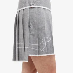 Thom Browne Hector Pleated 4 Bar Mini Skirt -Deals Snazzy Mode Store 14 02 2024 JC FKK120A Y1002 055 9 1