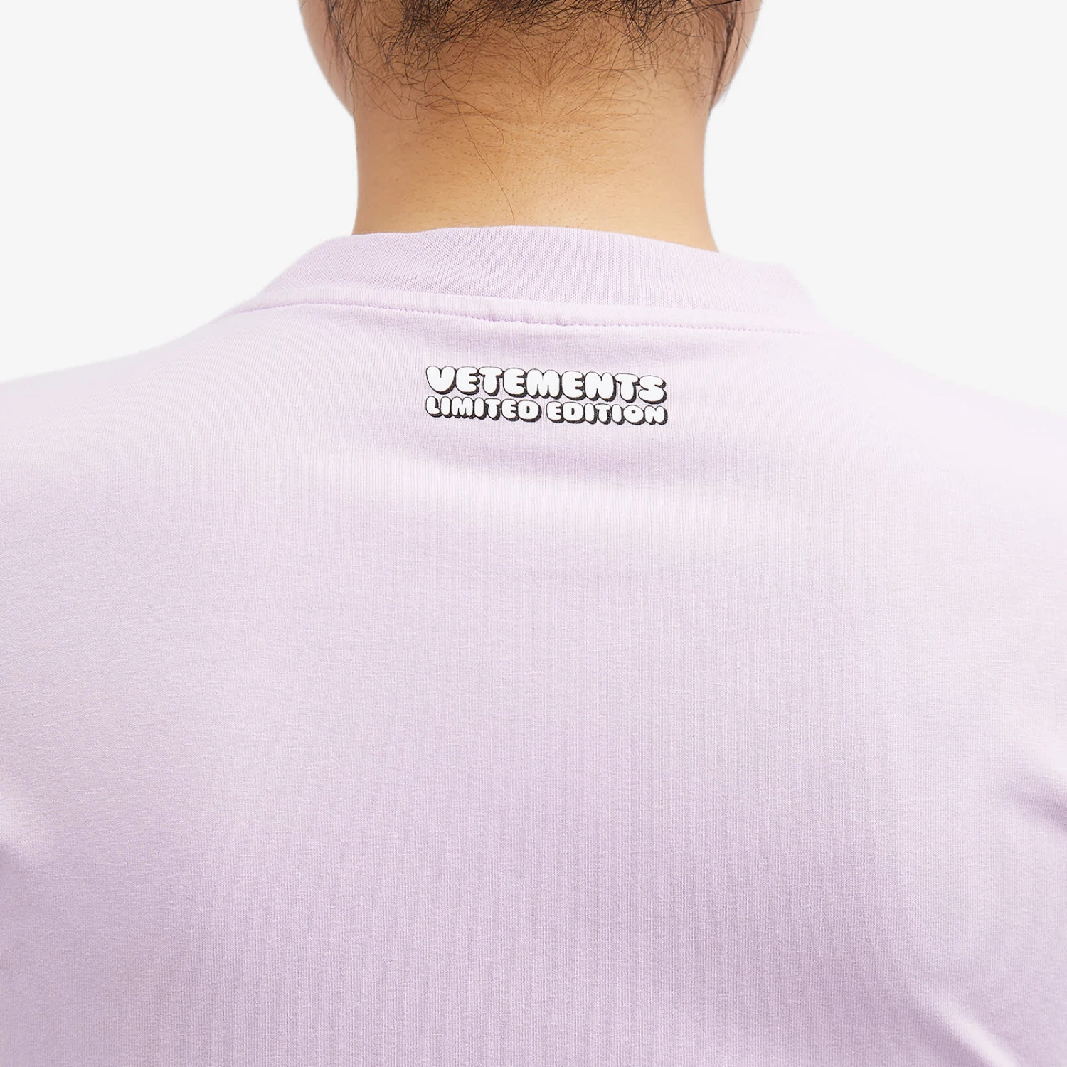 VETEMENTS Bubble Gum Logo Fitted T-Shirt 5 VETEMENTS Bubble Gum Logo Fitted T-Shirt - Image 5