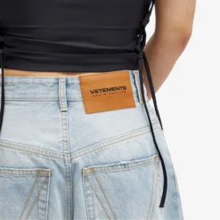 VETEMENTS Destroyed Jeans 10 VETEMENTS Destroyed Jeans -Deals Snazzy Mode Store 17 01 2024 AJ UE64PA130N 10 1