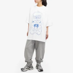 VETEMENTS Scribbled Teen T-Shirt -Deals Snazzy Mode Store 17 01 24 tc ue64tr340w m9