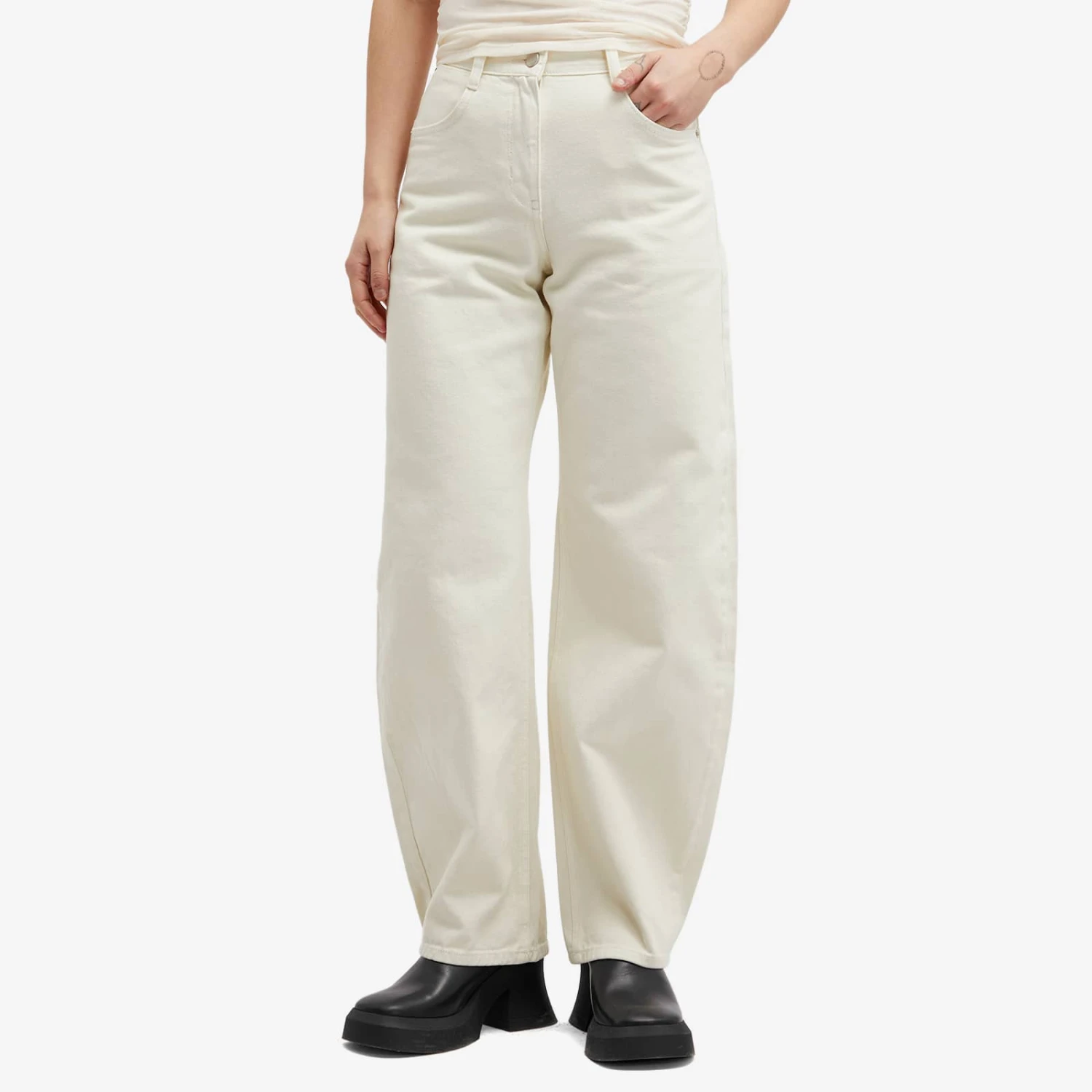 Low Classic Wide Cocoon Fit Jeans 2 Low Classic Wide Cocoon Fit Jeans - Image 2